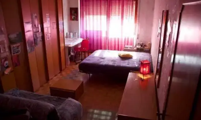 Rexer-Roma-Ampia-stanza-amm-vicina-fermata-metro-A-Numidio-Quadrato-CAMERA-DA-LETTO