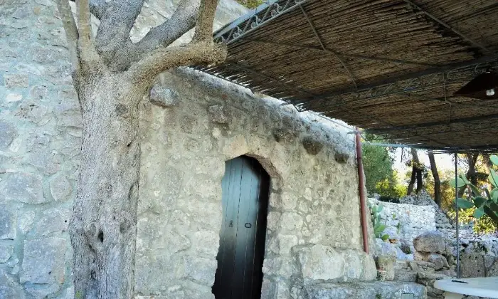 Rexer-Castro-VECCHIA-PAJARA-Ristrutturata-Castro-Marina-LE-ALTRO