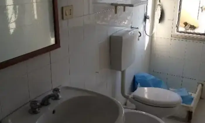 Rexer-Macerata-Mansarda-arredata-in-centro-storico-BAGNO