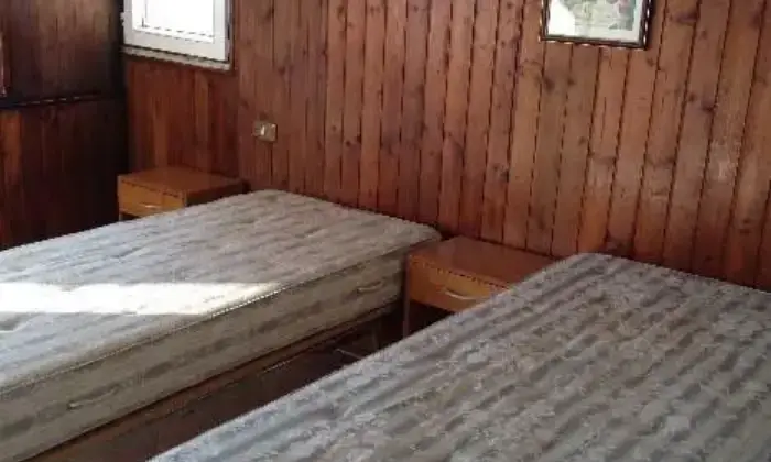 Rexer-Macerata-Mansarda-arredata-in-centro-storico-CAMERA-DA-LETTO