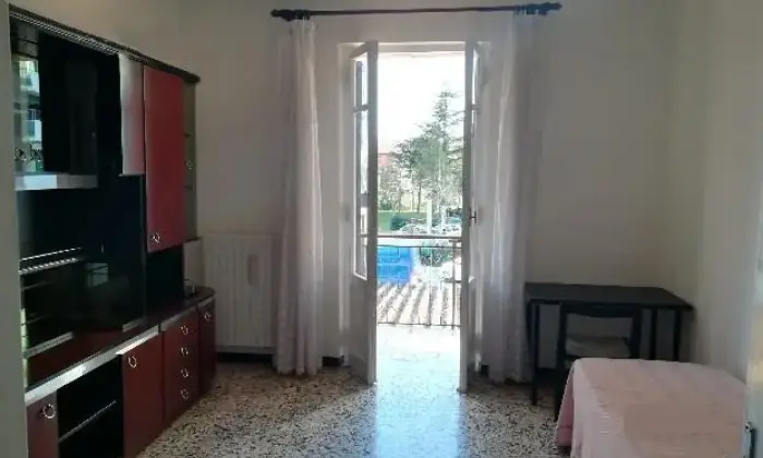 Rexer-Chieti-Luminosa-e-ampia-camera-in-affitto-CAMERA-DA-LETTO