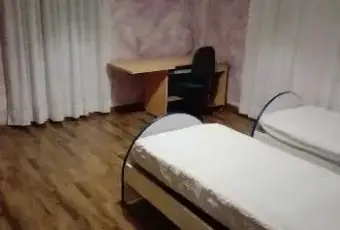 Rexer-LAquila-Ampio-e-luminoso-quadrilocale-ben-servito-CAMERA-DA-LETTO