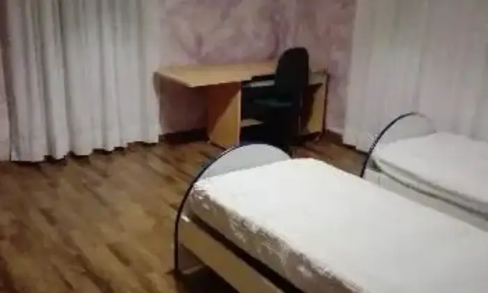 Rexer-LAquila-Ampio-e-luminoso-quadrilocale-ben-servito-CAMERA-DA-LETTO