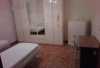 Rexer-LAquila-Ampio-e-luminoso-quadrilocale-ben-servito-CAMERA-DA-LETTO