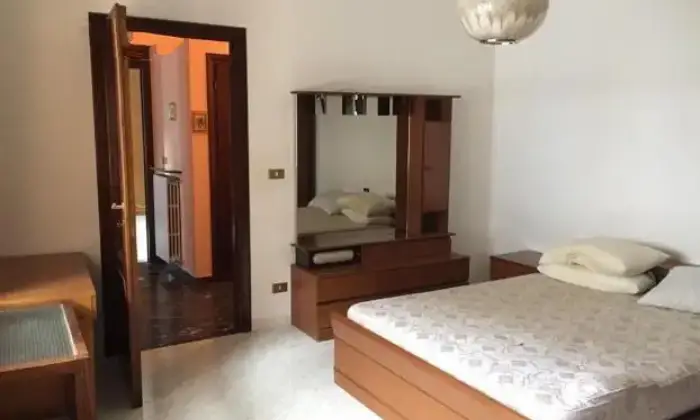 Rexer-LAquila-Comodo-e-ampio-appartamento-indipendente-con-vista-panoramica-CAMERA-DA-LETTO