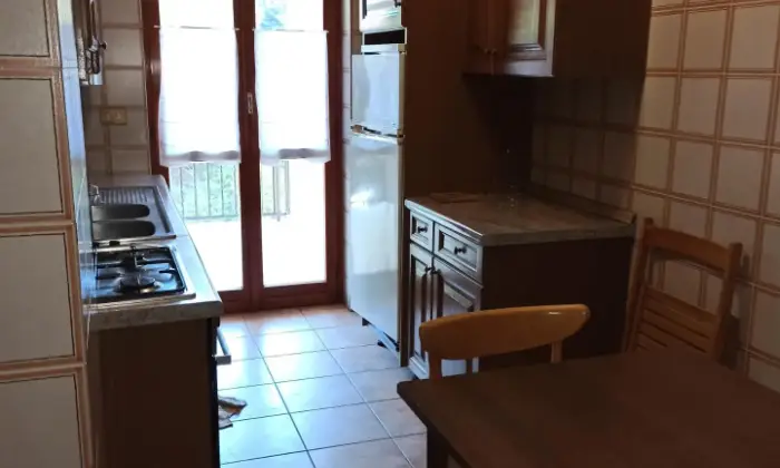 Rexer-LAquila-Ampio-quadrilocale-in-zona-servitissima-CUCINA