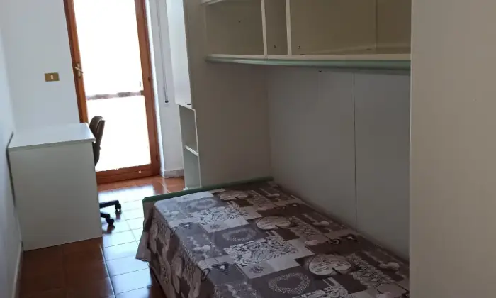 Rexer-LAquila-Ampio-quadrilocale-in-zona-servitissima-CAMERA-DA-LETTO