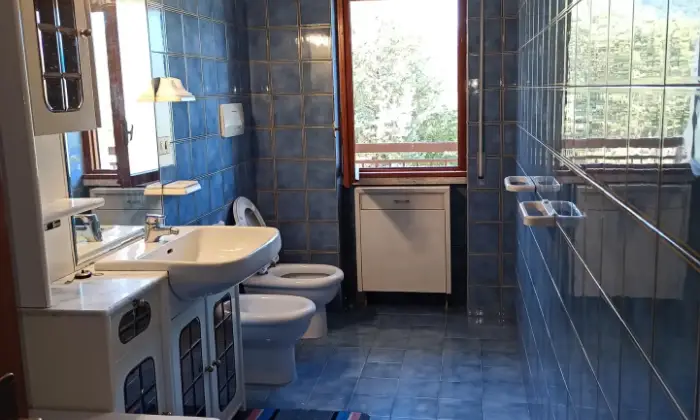 Rexer-LAquila-Ampio-quadrilocale-in-zona-servitissima-BAGNO