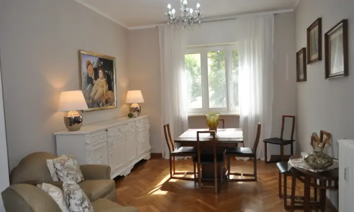 Rexer-Saluzzo-Appartamento-finemente-arredato-SALONE