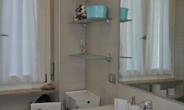 Rexer-Saluzzo-Appartamento-finemente-arredato-BAGNO