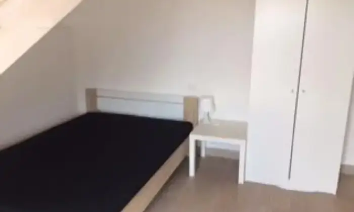 Rexer-Chieti-Super-Attico-ampio-e-confortevole-con-vista-panoramica-CAMERA-DA-LETTO
