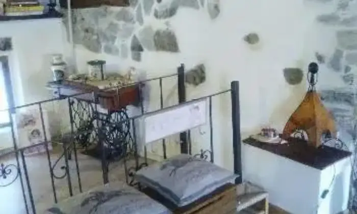 Rexer-Varese-Ligure-Casa-antica-in-pietra-ristrutturata-con-terrazza-panoramica-SALONE