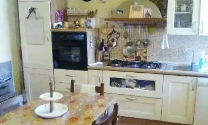 Rexer-Varese-Ligure-Casa-antica-in-pietra-ristrutturata-con-terrazza-panoramica-CUCINA