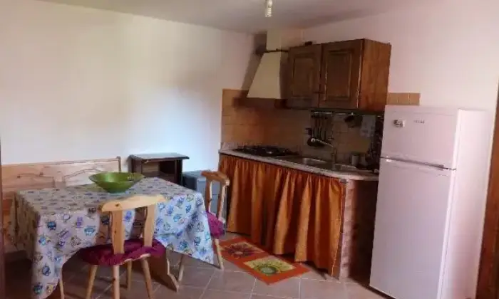 Rexer-Bari-Sardo-Quadrilocale-con-terrazza-panoramica-in-zona-storica-CUCINA