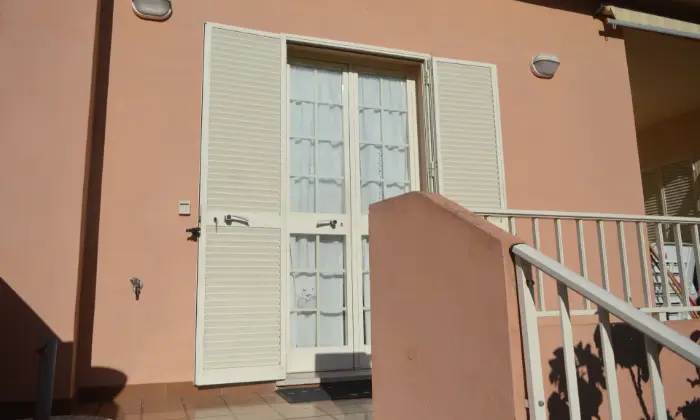 Rexer-La-Maddalena-Solare-e-allegro-trilocale-piano-basso-CUCINA