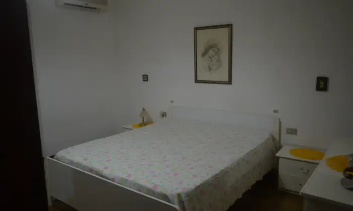 Rexer-La-Maddalena-Solare-e-allegro-trilocale-piano-basso-CAMERA-DA-LETTO