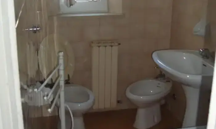 Rexer-Ancona-OTTIME-SOLUZIONI-PER-STUDENTI-anche-in-ERASMUS-BAGNO