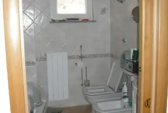 Rexer-Marsicovetere-Appartamento-mobiliato-in-affitto-Villa-dAgri-BAGNO