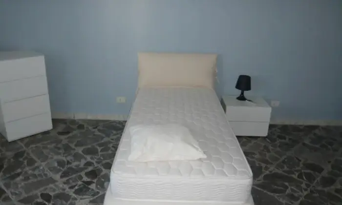 Rexer-Lecce-Elegante-stanza-CAMERA-DA-LETTO