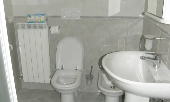 Rexer-SAN-BENEDETTO-DEL-TRONTO-VENDO-APPARTAMENTO-PRIMA-FILA-MARE-SALONE