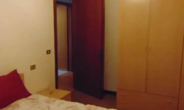 Rexer-Enego-Mansarda-salone-camere-bagno-poggiolo-posto-auto-lavatrice-CAMERA-DA-LETTO