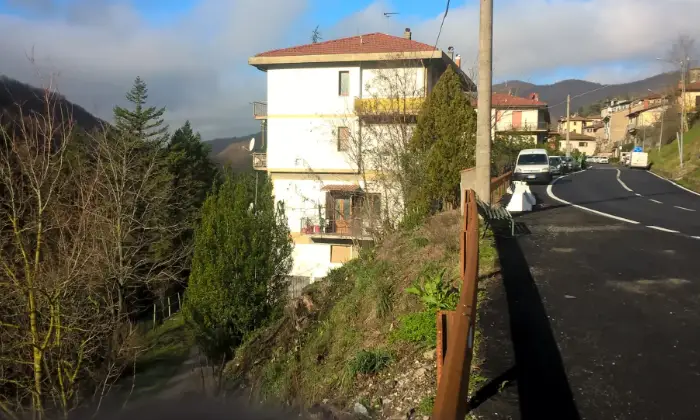 Rexer-san-godenzo-Affitto-a-mese-in-estate-ammobiliata-moderna-a-san-godenzo-SALONE
