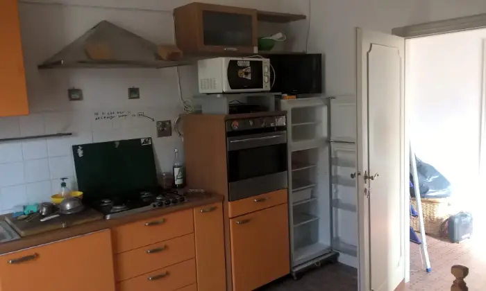 Rexer-san-godenzo-Affitto-a-mese-in-estate-ammobiliata-moderna-a-san-godenzo-SALONE