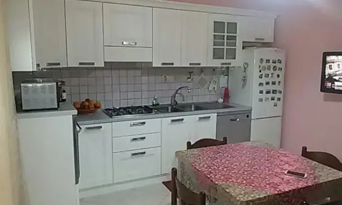 Rexer-Valmontone-Appartamento-ristrutturato-affitto-CUCINA