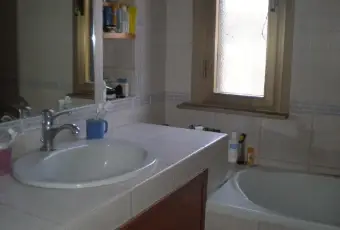 Rexer-Roma-Affittasi-ampia-stanza-singola-zona-PrenestinoMalatesta-BAGNO
