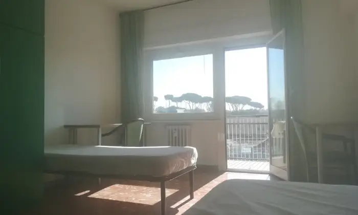 Rexer-Roma-Posti-letto-a-studentesse-CAMERA-DA-LETTO