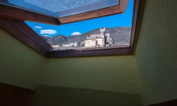Rexer-SaintPierre-Luminosa-mansarda-mq-a-SaintPierre-ALTRO