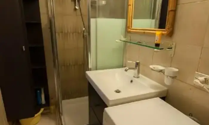 Rexer-SaintPierre-Luminosa-mansarda-mq-a-SaintPierre-BAGNO