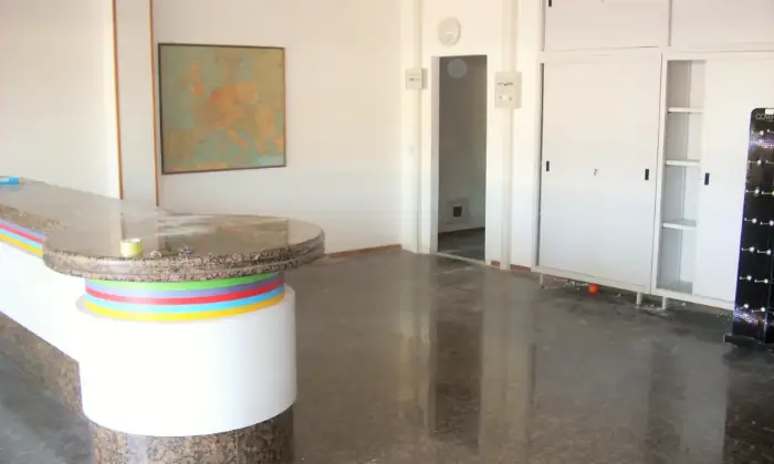 Rexer-San-Michele-al-Tagliamento-BIBIONENEGOZIO-IN-ZONA-TERMALE-MQ-PIAZZALE-PO-SALONE
