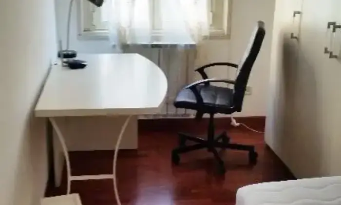 Rexer-Roma-Affittasi-stanza-a-ragazza-lavoratrice-nel-quartiere-african-CAMERA-DA-LETTO