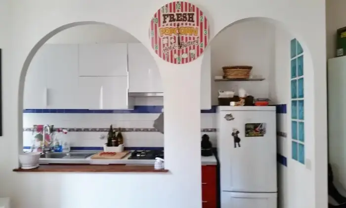 Rexer-Roma-Affittasi-stanza-a-ragazza-lavoratrice-nel-quartiere-african-CUCINA