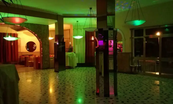 Rexer-FORMIA-RISTORANTE-in-fitto-SALONE