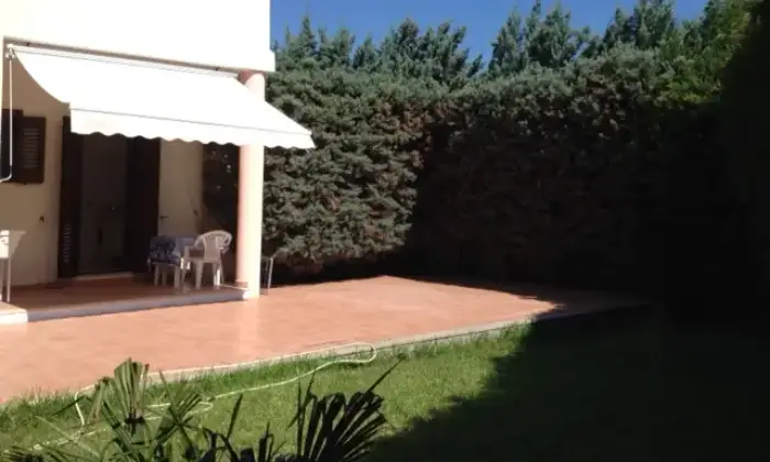 Rexer-Melendugno-Affitto-a-Torre-dell-orso-curatissimo-villino-indipendente-e-superaccessoriato-SALONE