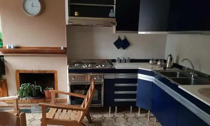 Rexer-Spezzano-della-Sila-Appartamento-nel-centro-di-camigliatello-silano-CUCINA