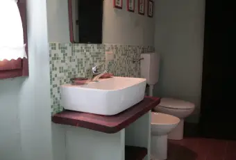 Rexer-Borgo-Ticino-In-Relais-appartamento-con-piscina-e-tennis-BAGNO