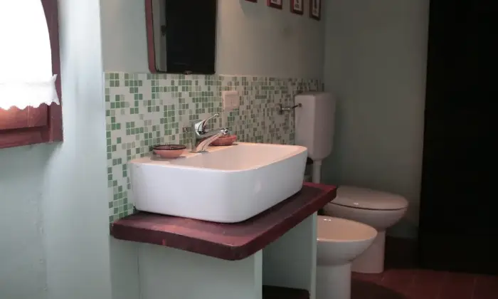 Rexer-Borgo-Ticino-In-Relais-appartamento-con-piscina-e-tennis-BAGNO