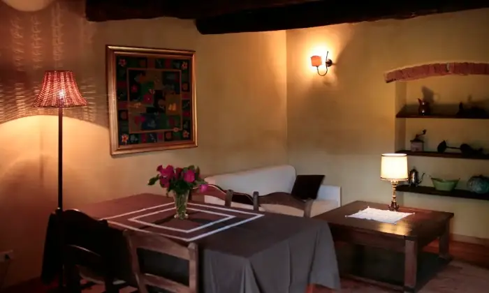 Rexer-Borgo-Ticino-In-Relais-appartamento-con-piscina-e-tennis-SALONE