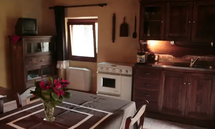 Rexer-Borgo-Ticino-In-Relais-appartamento-con-piscina-e-tennis-SALONE