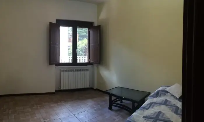 Rexer-Scoppito-Appartamento-a-Scoppito-AQ-CAMERA-DA-LETTO