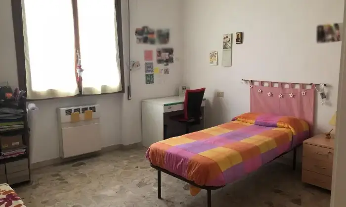Rexer-Pisa-Da-Aprile-camera-singola-per-ragazza-Porta-a-Lucca-CAMERA-DA-LETTO