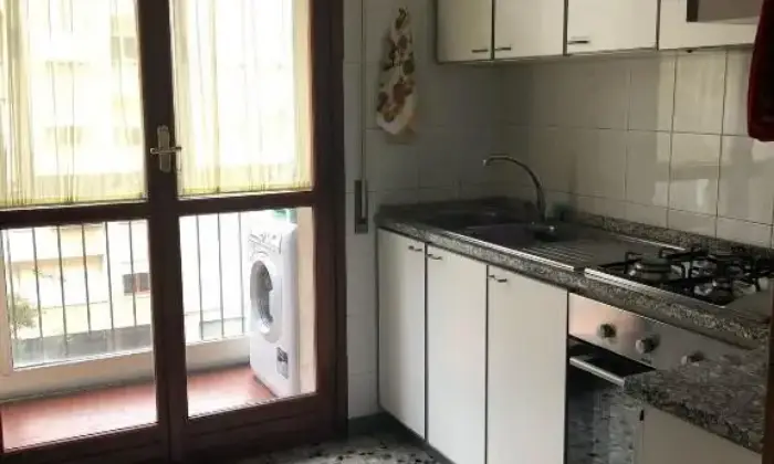 Rexer-Pisa-Da-Aprile-camera-singola-per-ragazza-Porta-a-Lucca-CUCINA