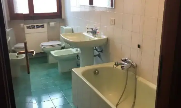 Rexer-Pisa-Da-Aprile-camera-singola-per-ragazza-Porta-a-Lucca-BAGNO