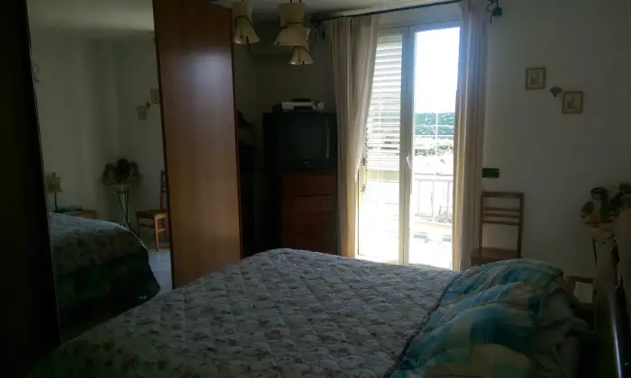 Rexer-Barcellona-Pozzo-di-Gotto-Appartamento-panoramico-vista-isole-Eolie-Milazzo-e-Marinello-Arredato-CAMERA-DA-LETTO