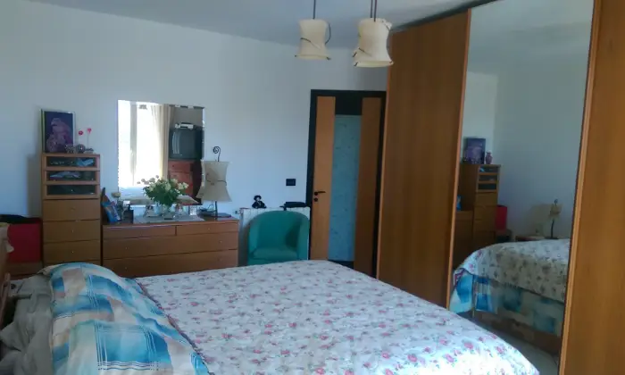 Rexer-Barcellona-Pozzo-di-Gotto-Appartamento-panoramico-vista-isole-Eolie-Milazzo-e-Marinello-Arredato-CAMERA-DA-LETTO