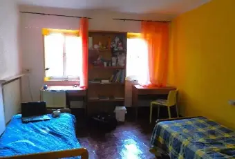 Rexer-Urbino-Posto-letto-a-studentessa-centro-storico-CAMERA-DA-LETTO