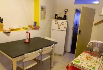 Rexer-Urbino-Posto-letto-a-studentessa-centro-storico-CUCINA
